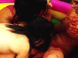 Eva, Charlie and Alyson plays with crushing cream